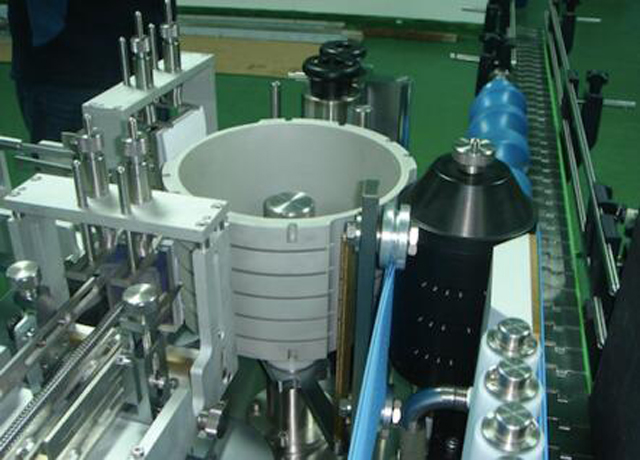 Automatisk lineær runde flasker Koldpasta Våd limmærke maskine