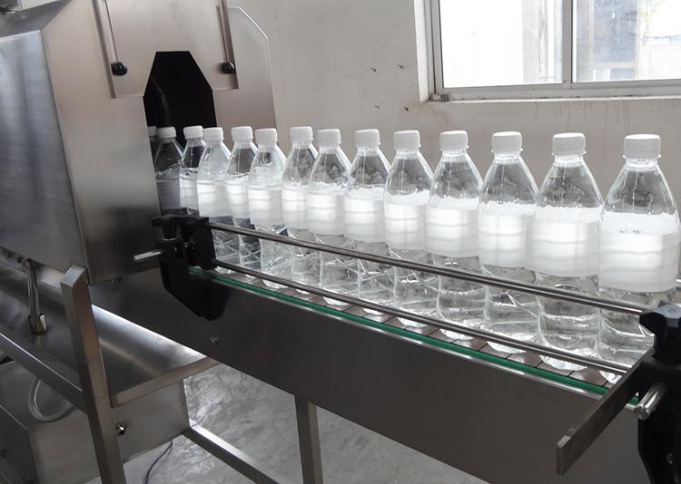 Automatisk PVC krympemuffe flaske mærkning maskine